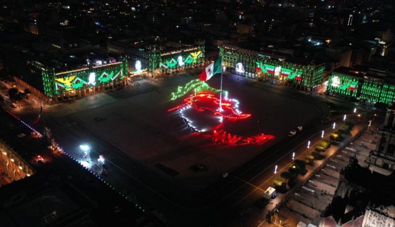 Iluminan El Zócalo Todo Listo Para Ceremonia Por La Independencia 2717